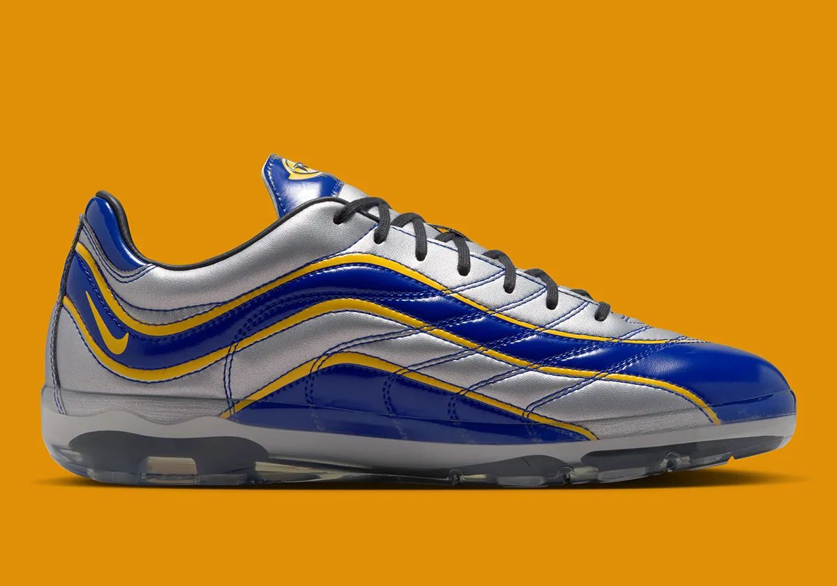 Nike Cryoshot Mercurial Vapor R9 in original Brazil blue and yellow colorway, lifestyle sneaker inspired by Ronaldo Nazário's 1998 World Cup boot - detail view 3