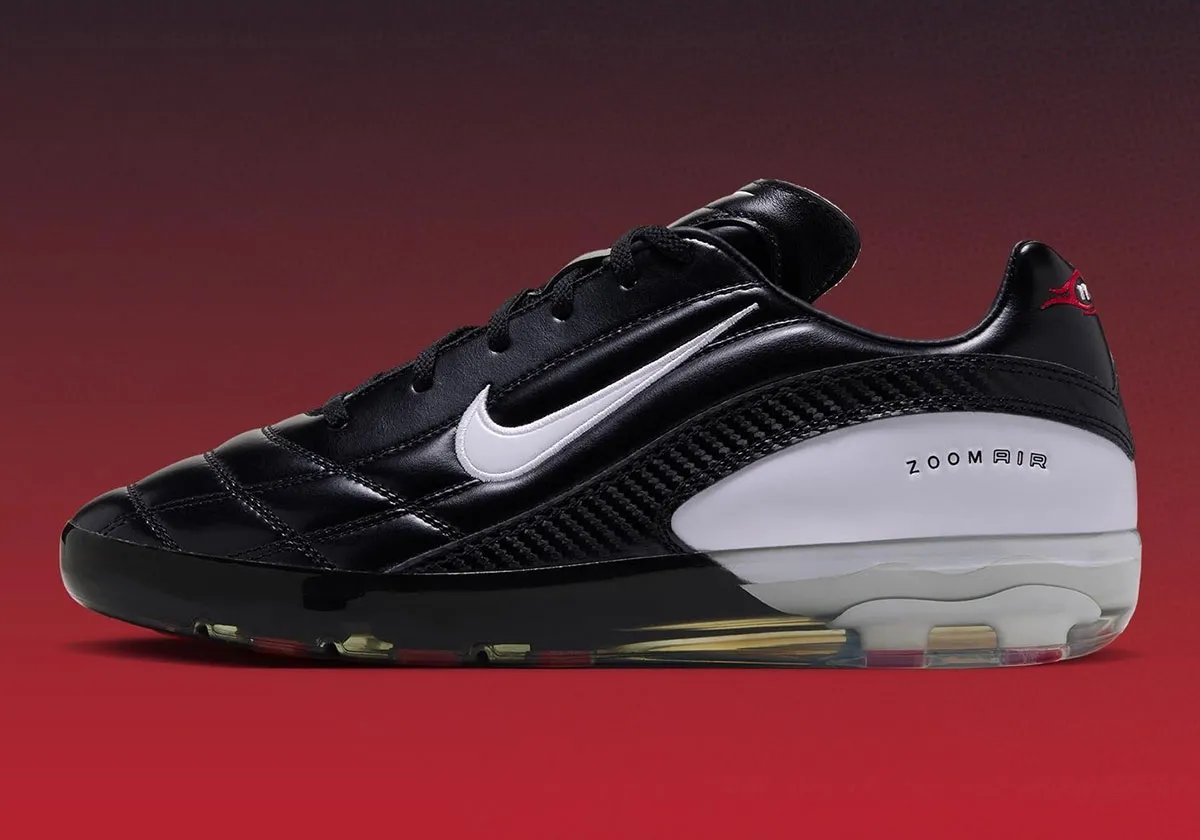 Nike Air Zoom M9 Cryoshot in black leather with white Swoosh and carbon fiber accents, honoring Mia Hamm's World Cup legacy - detail view 1