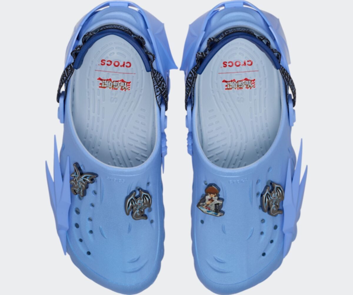 Yu-Gi-Oh! x Crocs Echo Clog 'Blue-Eyes White Dragon' in multicolor, releasing September 10, 2026 - detail view 3