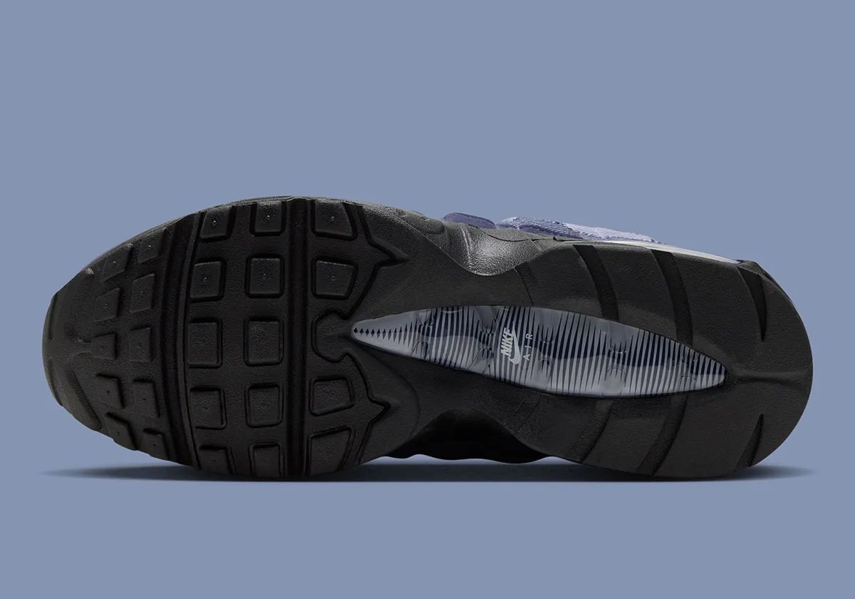 Nike Air Max 95 Ashen Slate displaying gradient denim construction across side overlays with light blue, medium, and dark denim tones - detail view 2