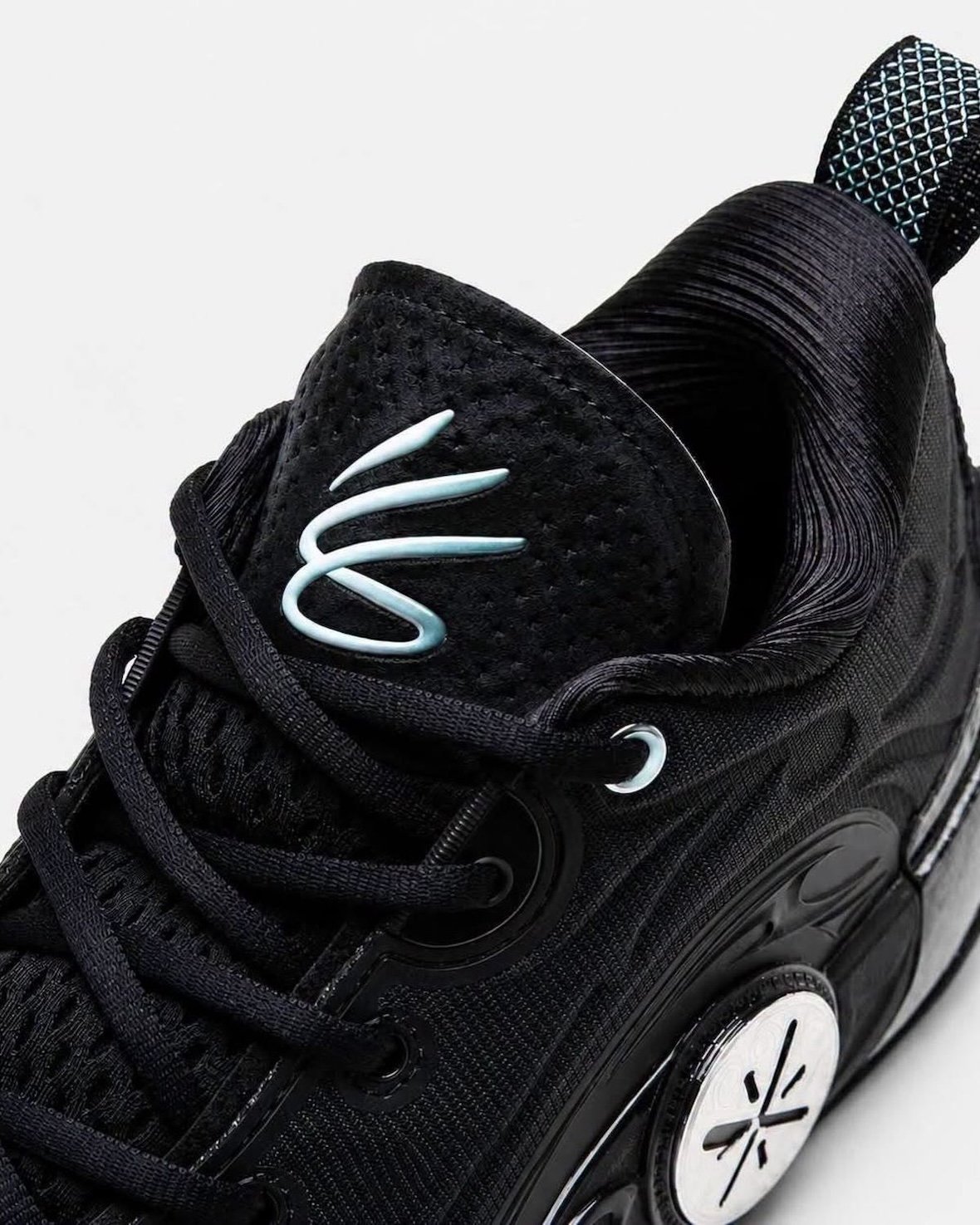 Steph Curry Li-Ning player edition Way of Wade 12 and Jimmy Butler 4 sneakers with updated Curry branding - detail view 5