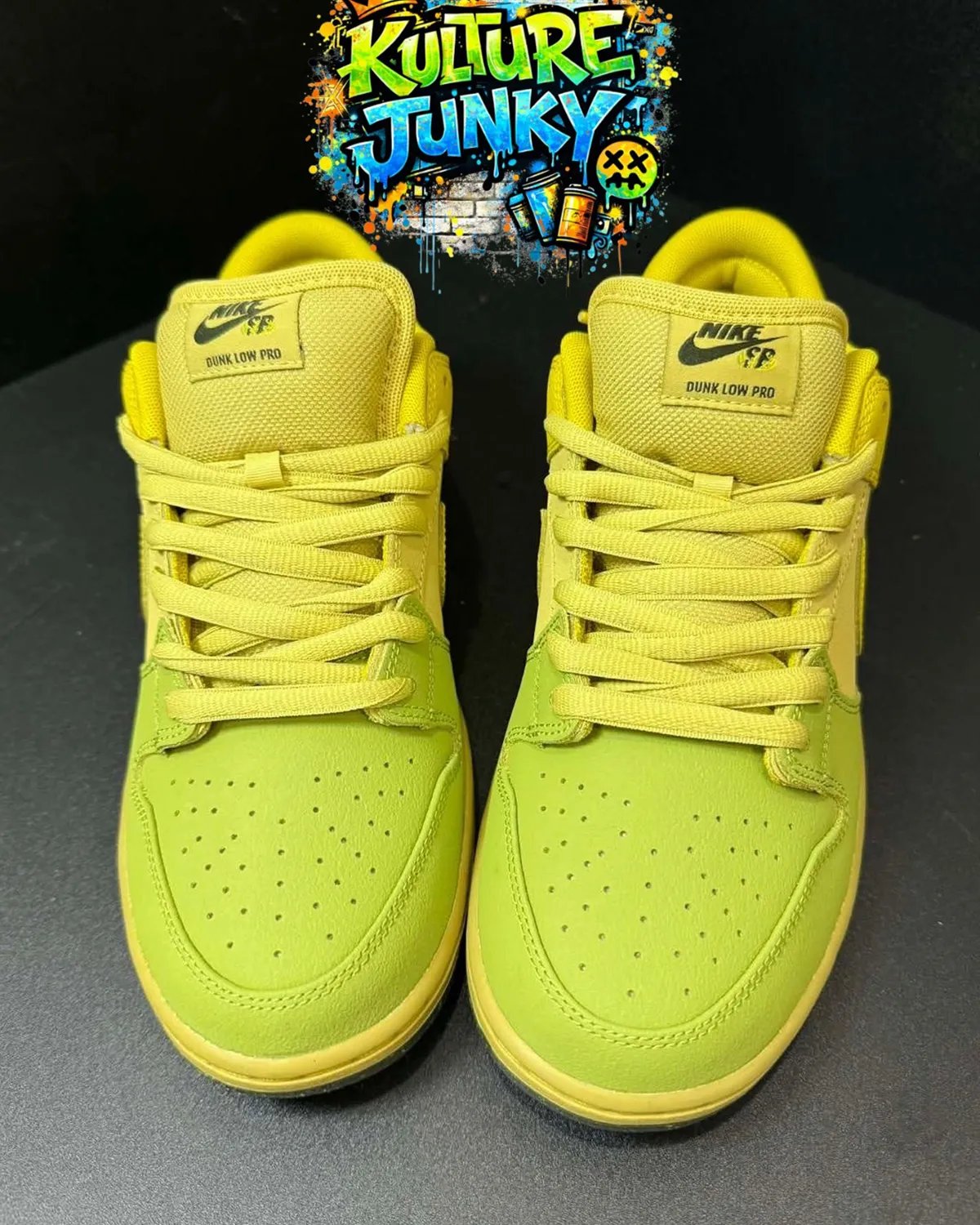 Nike SB Dunk Low in Saffron Quartz with flame graphics on the upper - detail view 1