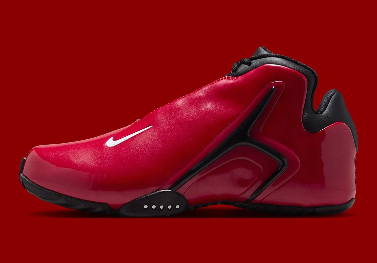 Nike Zoom Hyperflight in Varsity Red with glossy leather upper and white mini Swoosh - detail view 1