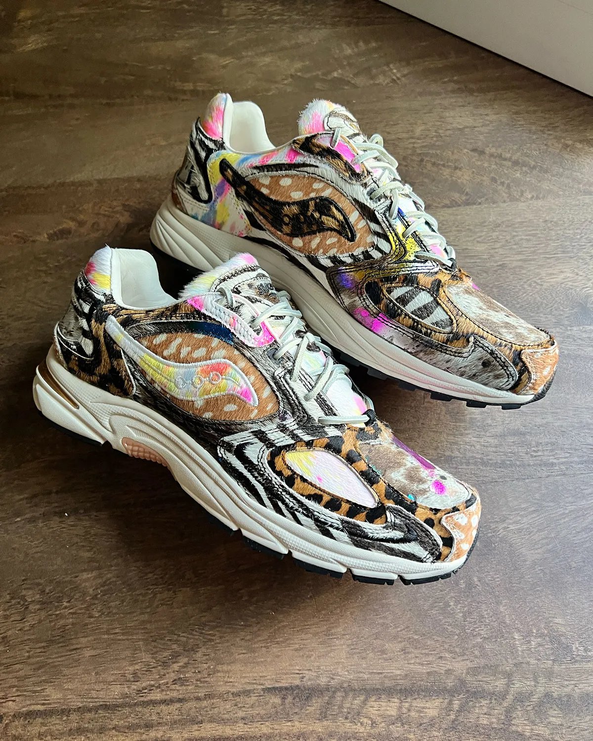 Westside Gunn x Saucony Grid Jazz 9 Releases August 28 - detail view 2