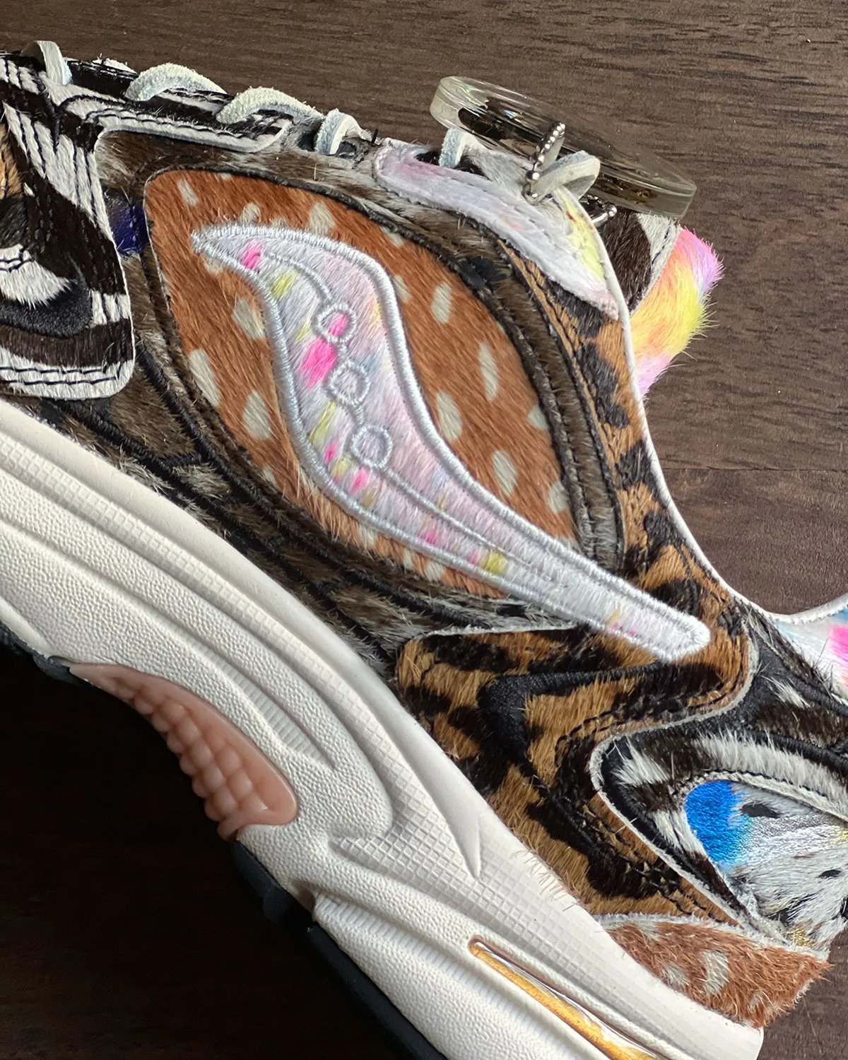 Westside Gunn x Saucony Grid Jazz 9 Releases August 28 - detail view 5