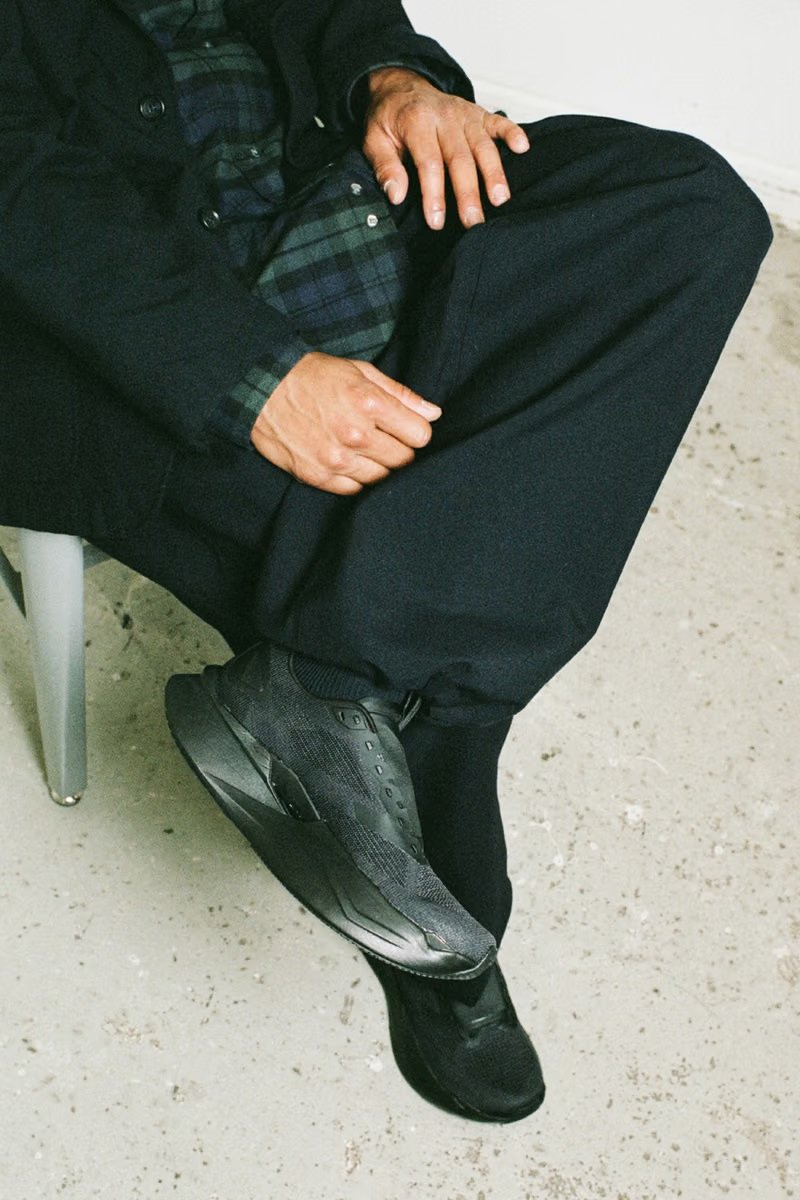 The North Face x Engineered Garments VECTIV Forward in Easy Navy and TNF Black, showcasing the modular laced and slip-on convertible design - detail view 4