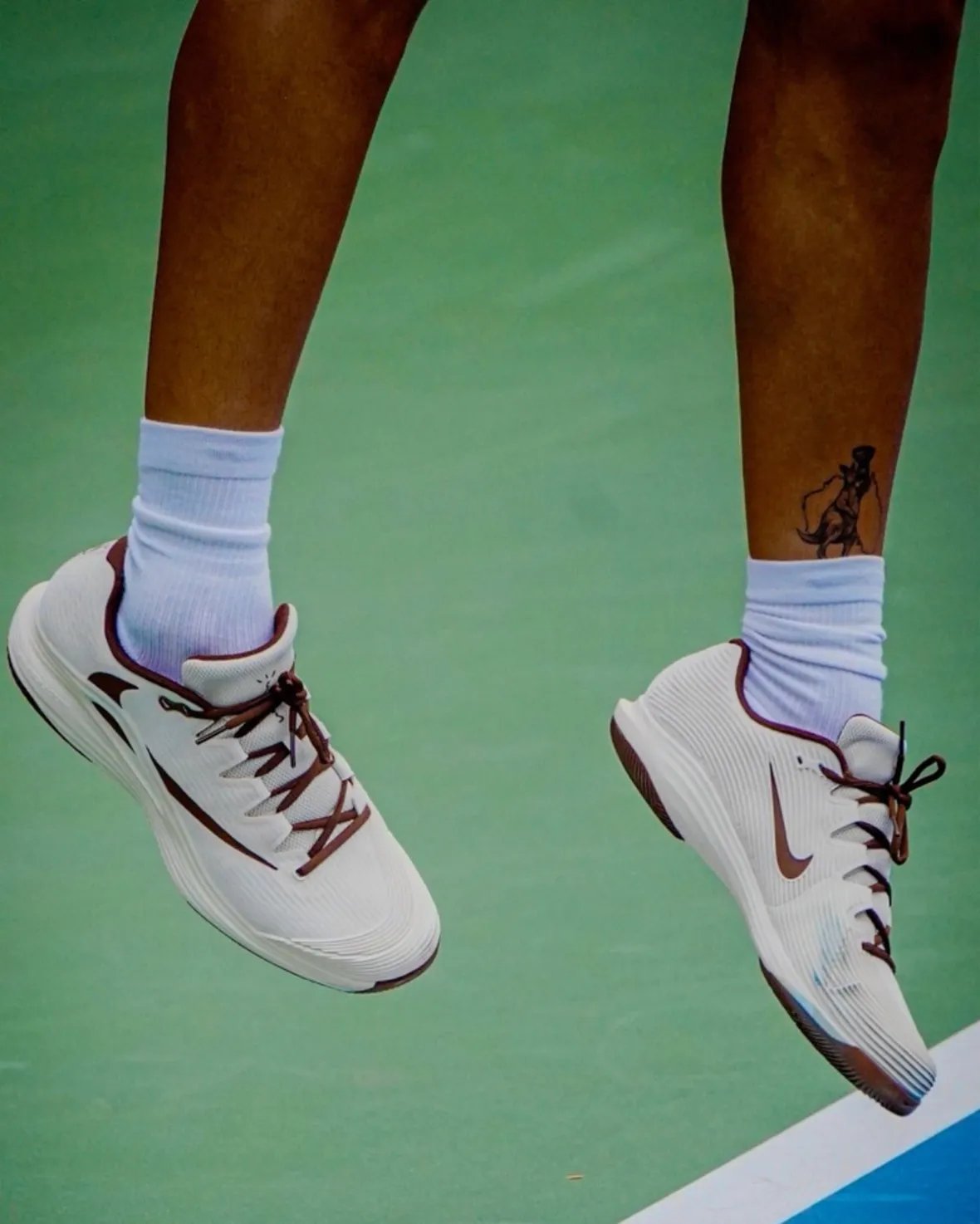 Carlos Alcaraz wears the Travis Scott x Cactus Jack x Nike Zoom Vapor 12 HC in Pale Ivory and Cacao Wow during the US Open - detail view 3