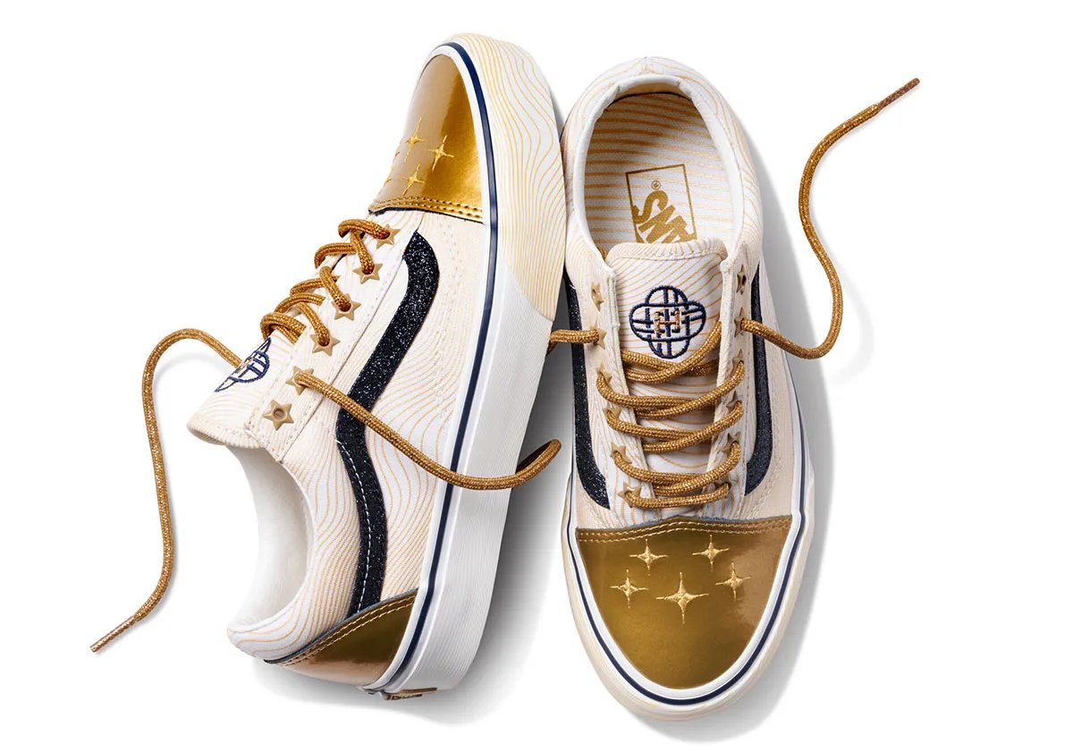 Vans Old Skool in gold with glitter accents from the K-Pop Demon Hunters collaboration - detail view 1