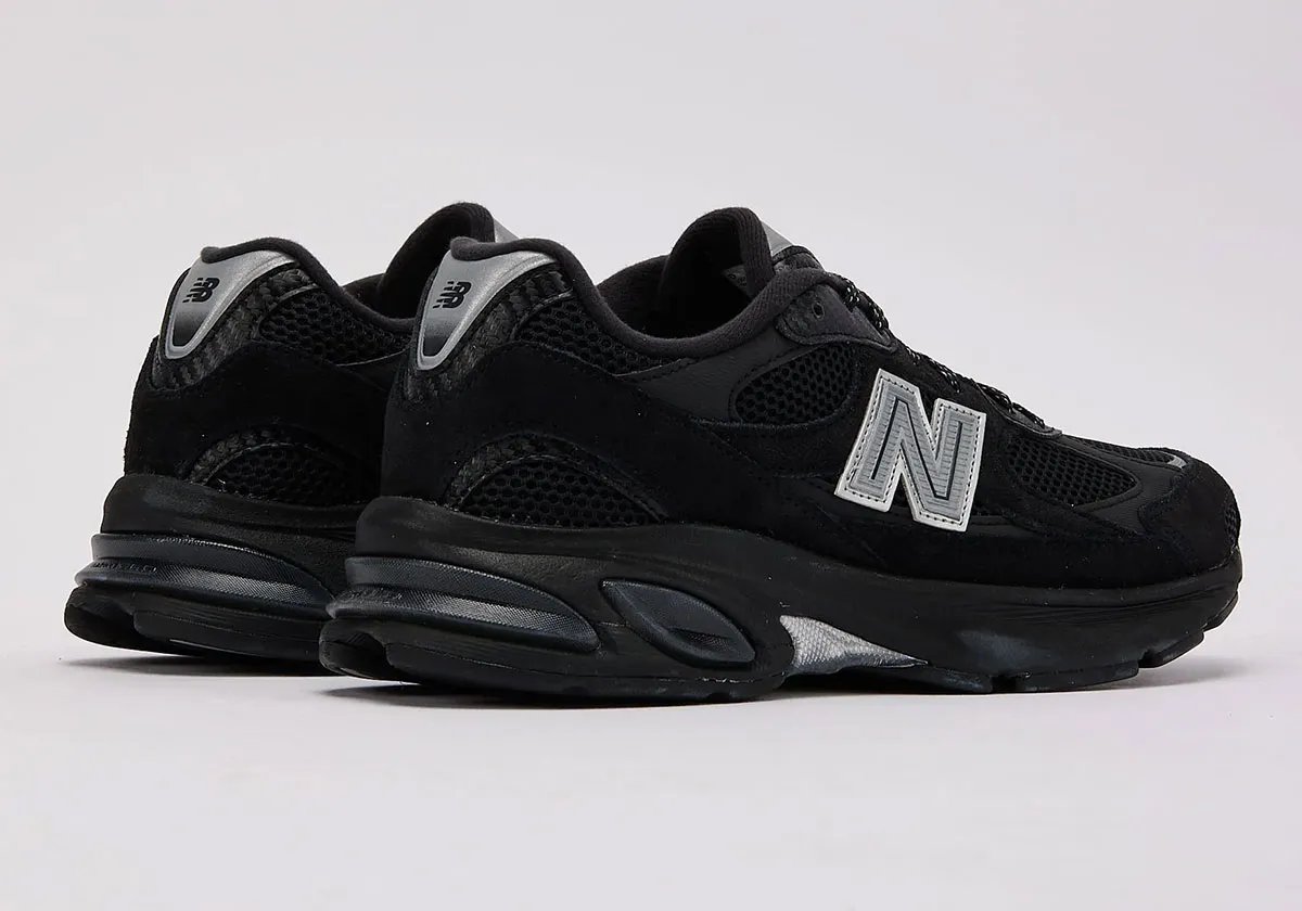 New Balance 2010 Black/Metallic Silver with carbon fiber heel and reflective 3M detailing, DTLR exclusive - detail view 1