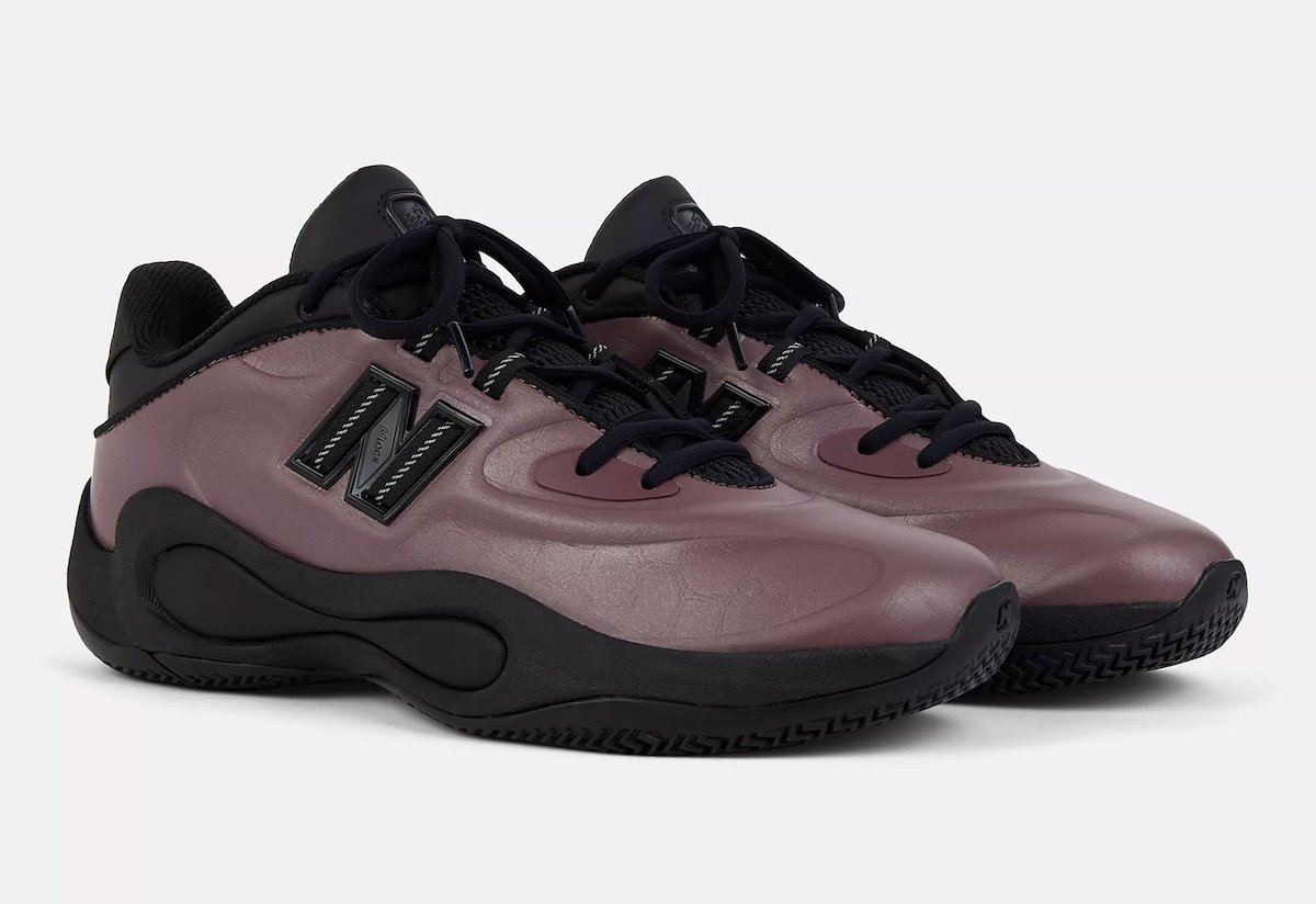 New Balance P400 Low in Sport Green/Black and Fast Track/Black colorways with Fresh Foam X midsole and N-Lock overlays - detail view 2