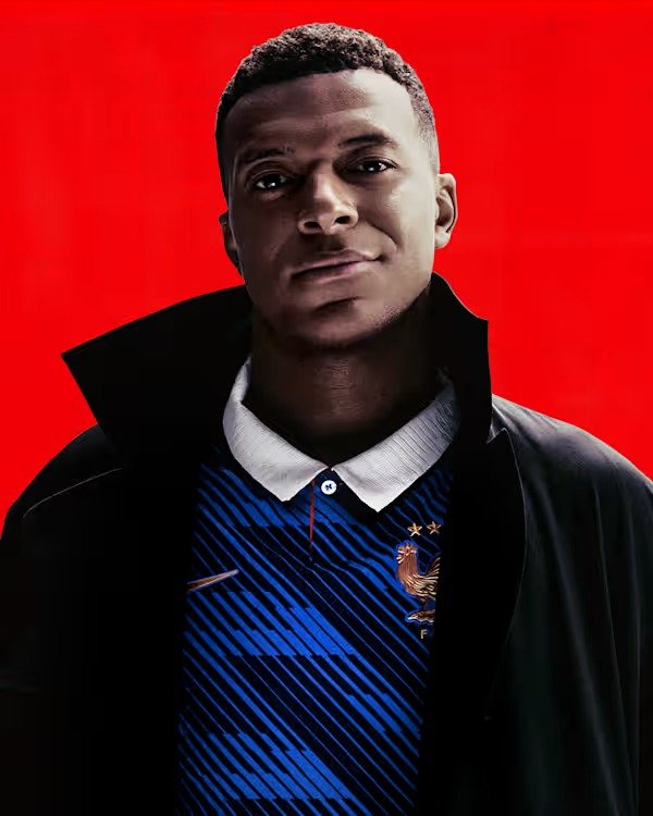 Nike U.S. Soccer collection pieces blending technical football aesthetics with contemporary streetwear styling - detail view 4