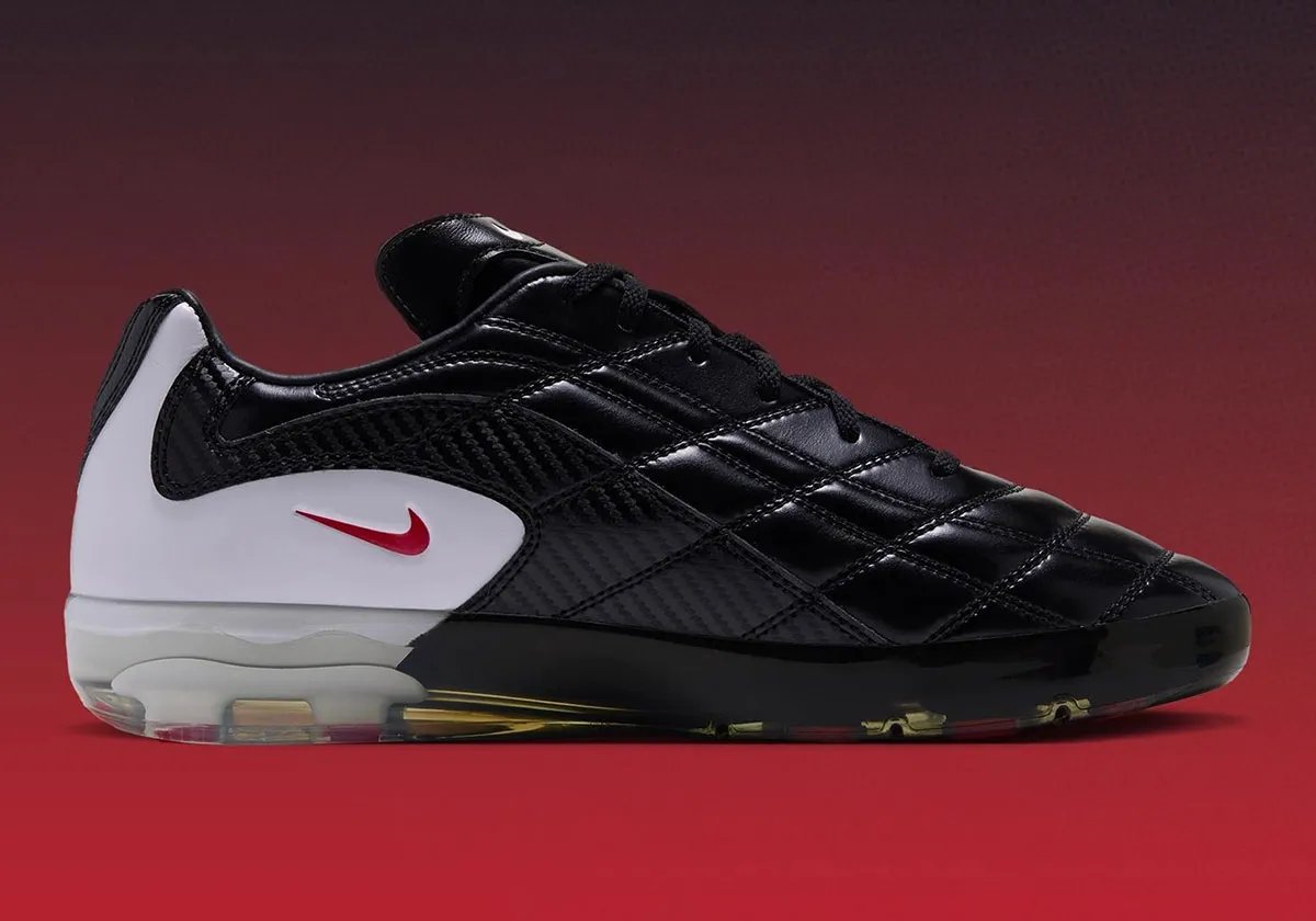 Nike Air Zoom M9 Cryoshot in black leather with white Swoosh and carbon fiber accents, honoring Mia Hamm's World Cup legacy - detail view 3