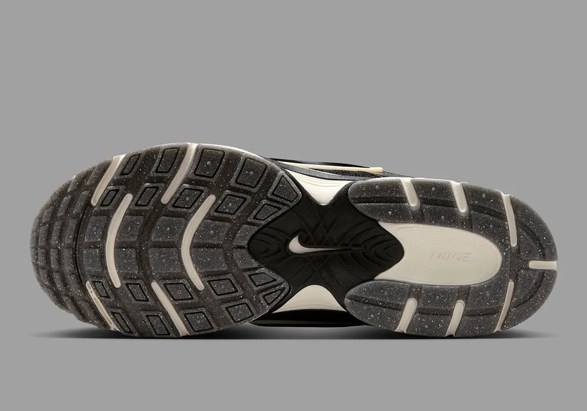 Nike RNR V5 Jackie Robinson baseball shoe in commemorative colorway, lateral view - detail view 5