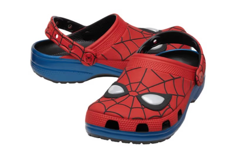 Crocs Classic Clog in red and blue Spider-Man colorway inspired by Earth-616 suit design - detail view 2