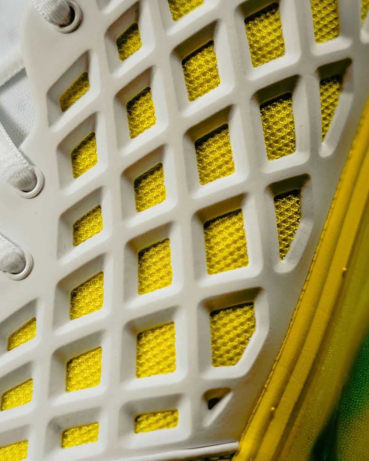 Nike Kobe 3 Low Protro in Oregon University colorway, player edition exclusive - detail view 1