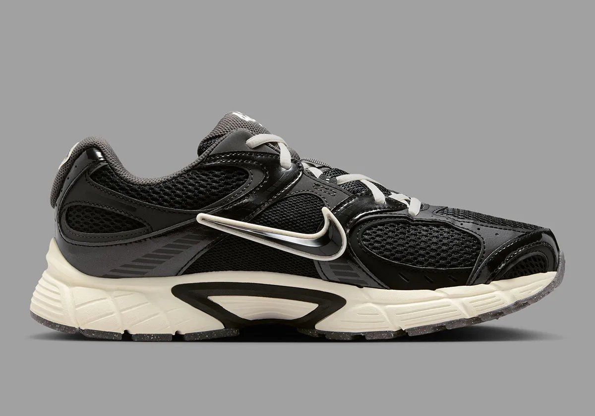Nike RNR V5 Jackie Robinson baseball shoe in commemorative colorway, lateral view - detail view 2