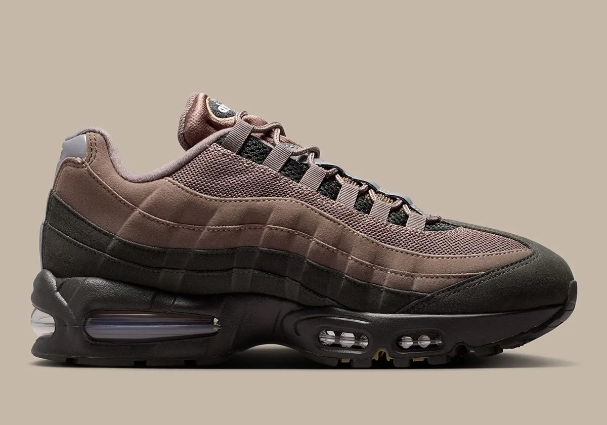 Nike Air Max 95 in Mink Brown gradient with chocolate ombre upper and blue Air units, shown from lateral side view - detail view 2