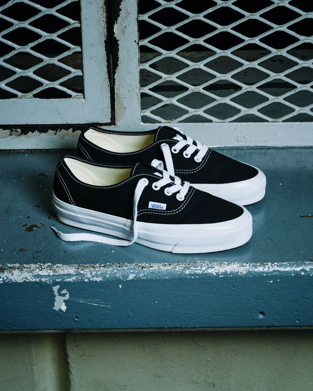 Vans Authentic Fall 2026 collection featuring Ibiza colorway, Hi-top variant, and boat shoe-inspired remodel on canvas base - detail view 2
