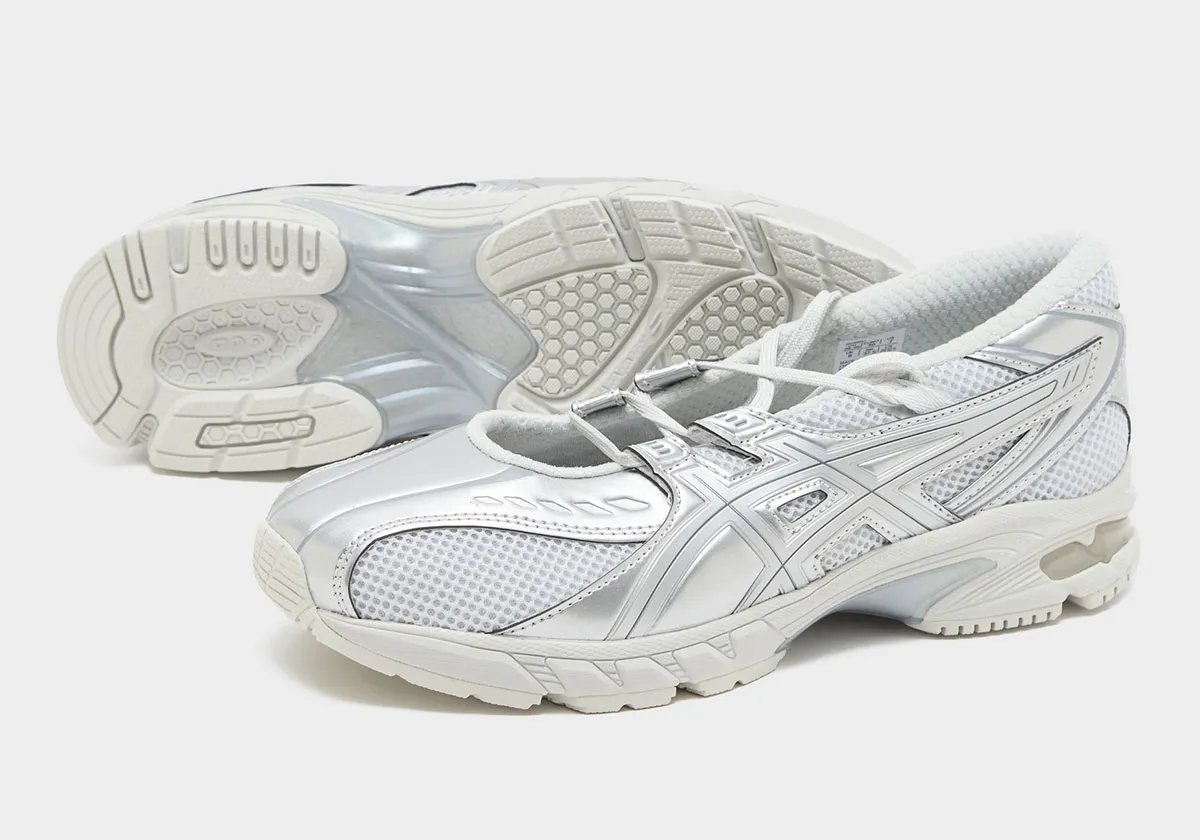 ASICS GEL-DS Trainer Ballet in silver colorway, showing open forefoot cutout and lace-only fastening system