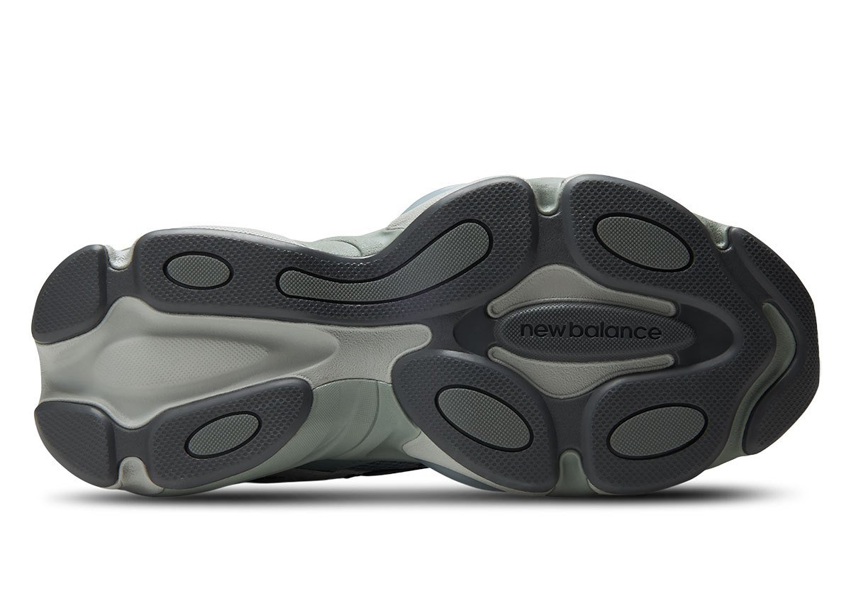 New Balance 983 hybrid runner in grey suede with dual-density ABZORB midsole - detail view 5