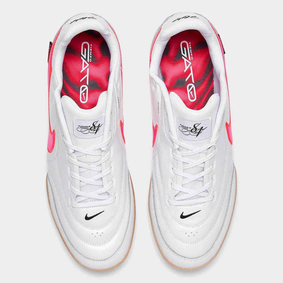 Nike Tiempo Streetgato in grey with highlighter pink Swoosh and gum rubber sole, lateral view - detail view 1